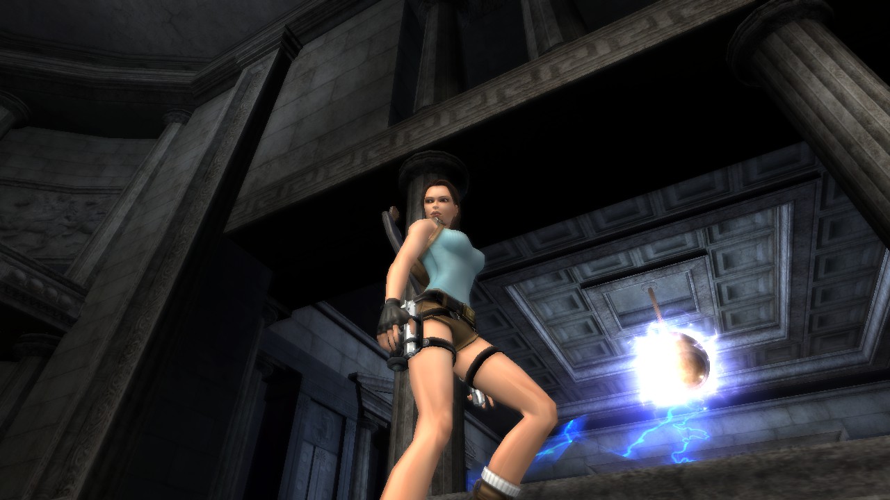 Lara posando como superheroína